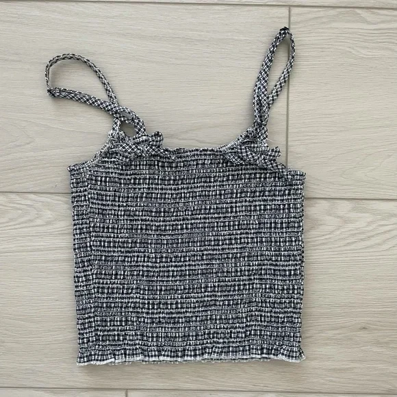 Brandy Melville Black and White Tank Top - Picture 4 of 4